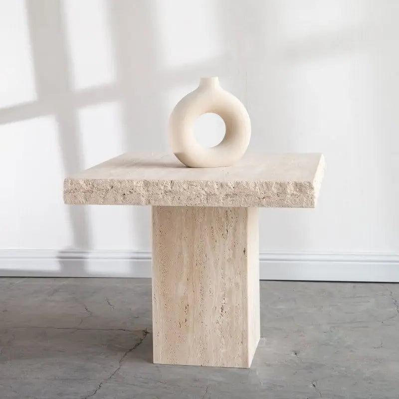 Élégance Carrée: Table en Travertin-Atelier Travertin