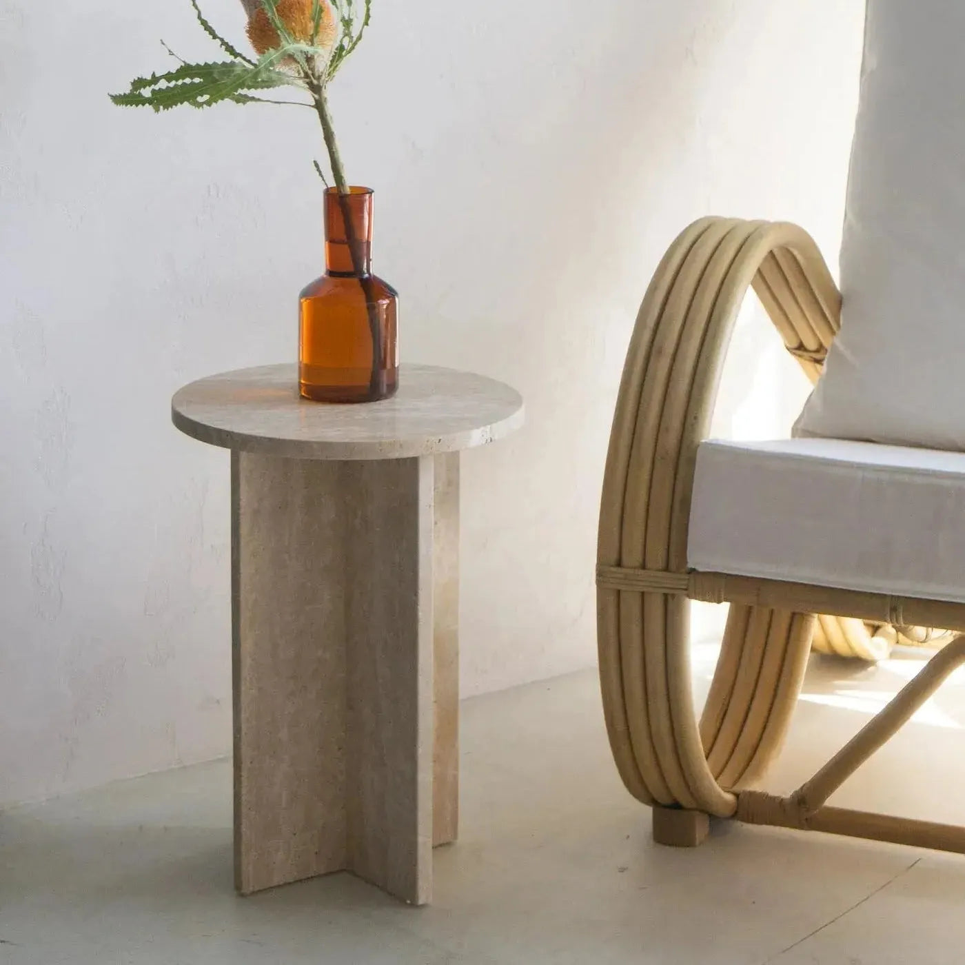 Élégance Travertin : Table d'appoint Eris-Atelier Travertin