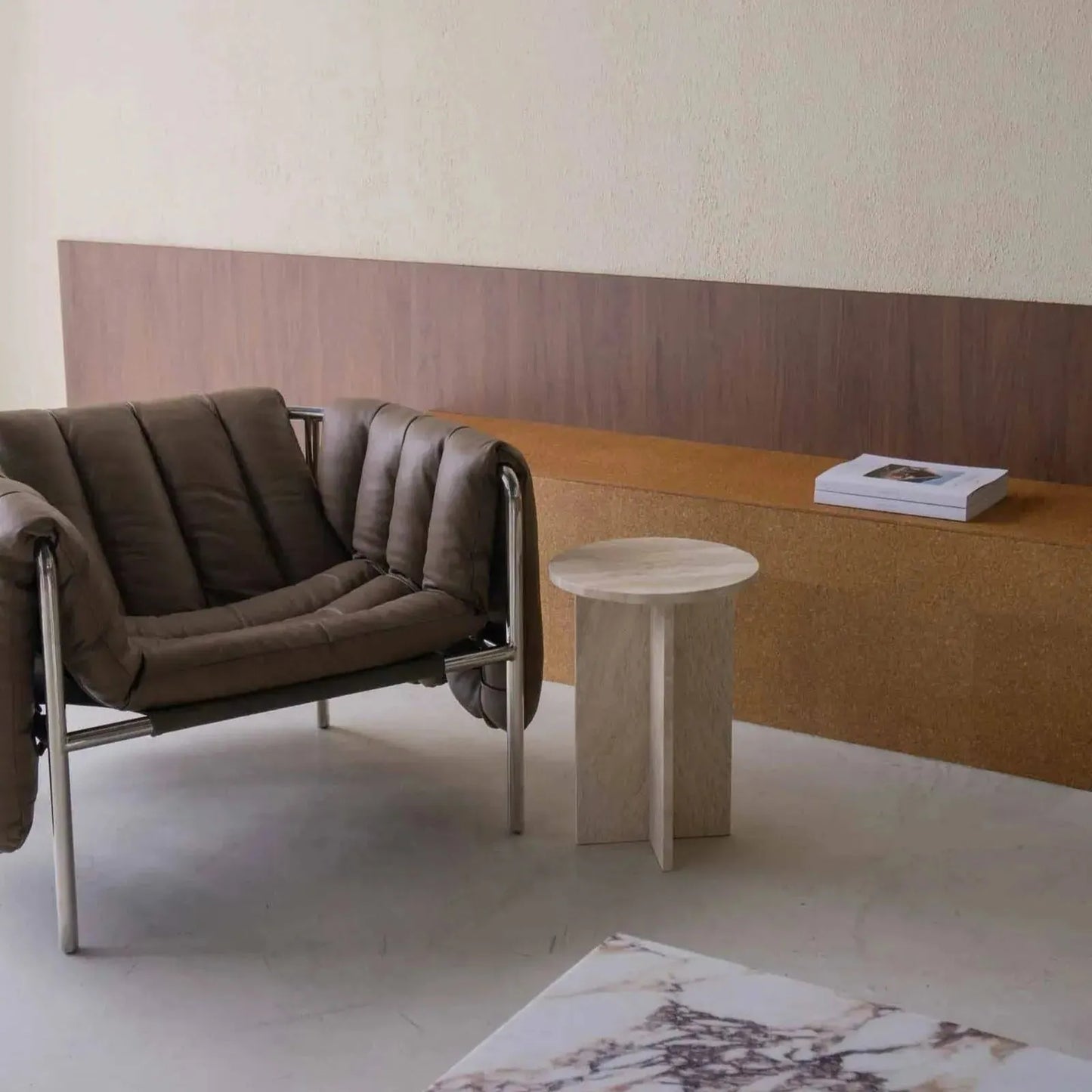 Élégance Travertin : Table d'appoint Eris-Atelier Travertin