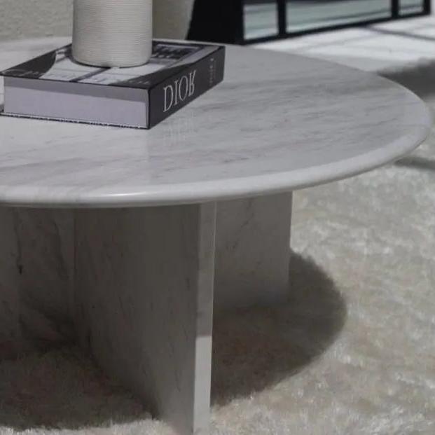 Élégance en Marbre : Table Basse Luxe-Atelier Travertin