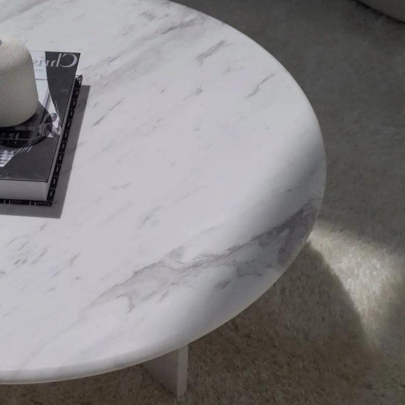 Élégance en Marbre : Table Basse Luxe-Atelier Travertin
