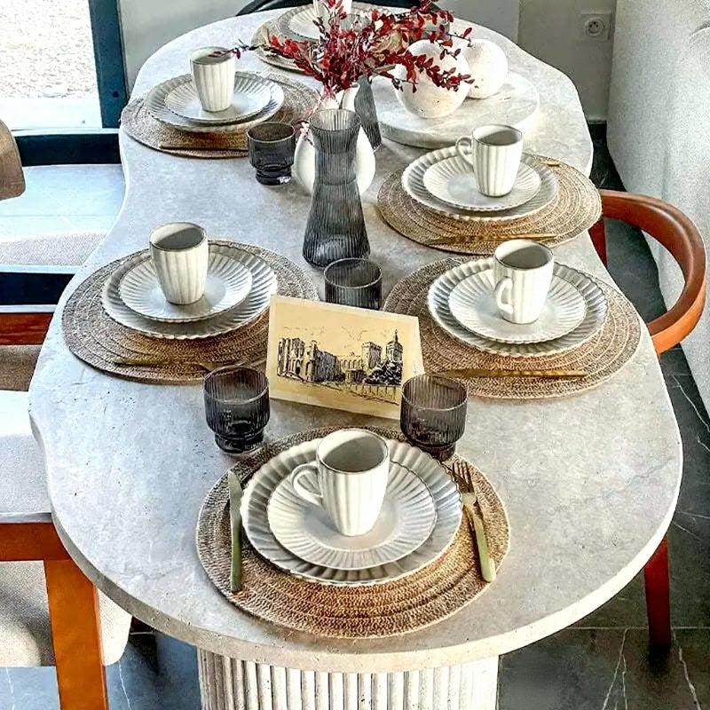 Élégante Table à Manger en Travertin-Atelier Travertin