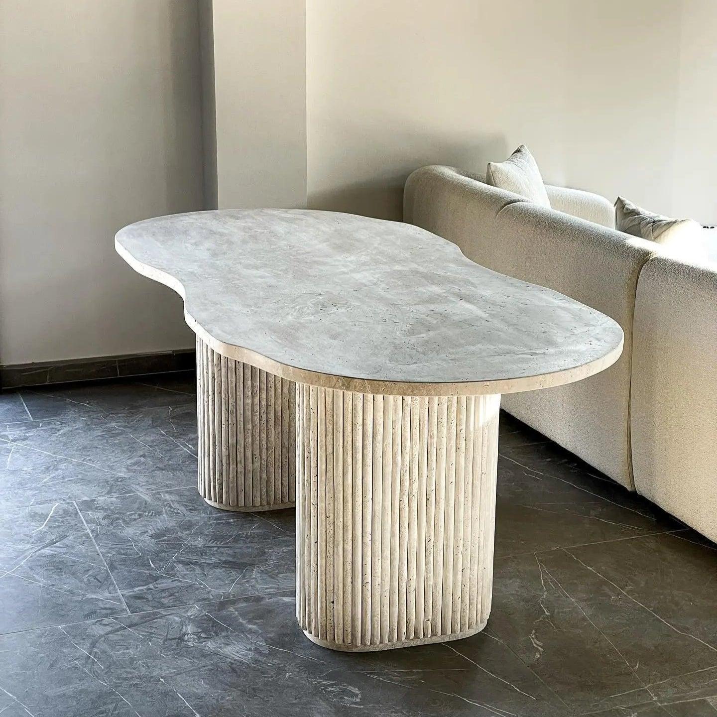 Élégante Table à Manger en Travertin-Atelier Travertin