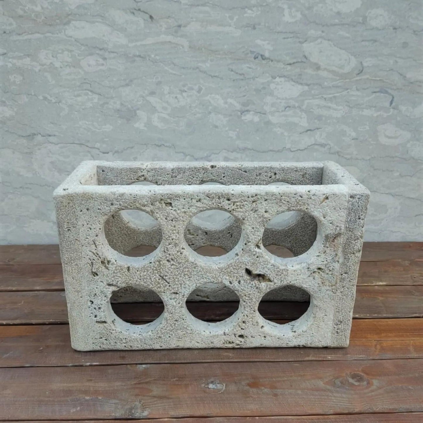 Porte-bouteille design en travertin-Atelier Travertin