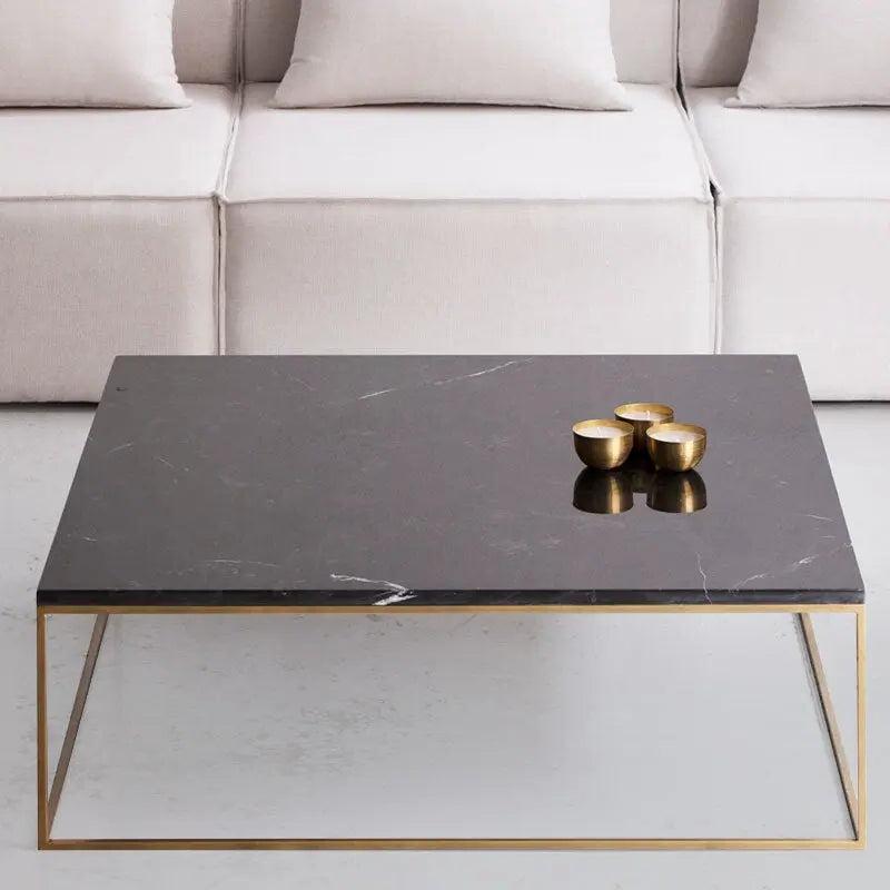 Table Basse Carrée en Marbre et Doré Épuré-Atelier Travertin