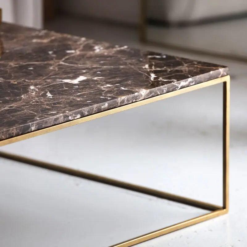 Table Basse Carrée en Marbre et Doré Épuré-Atelier Travertin