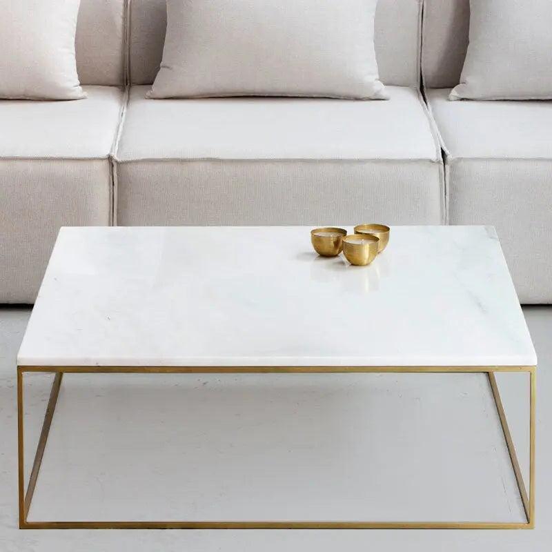 Table Basse Carrée en Marbre et Doré Épuré-Atelier Travertin
