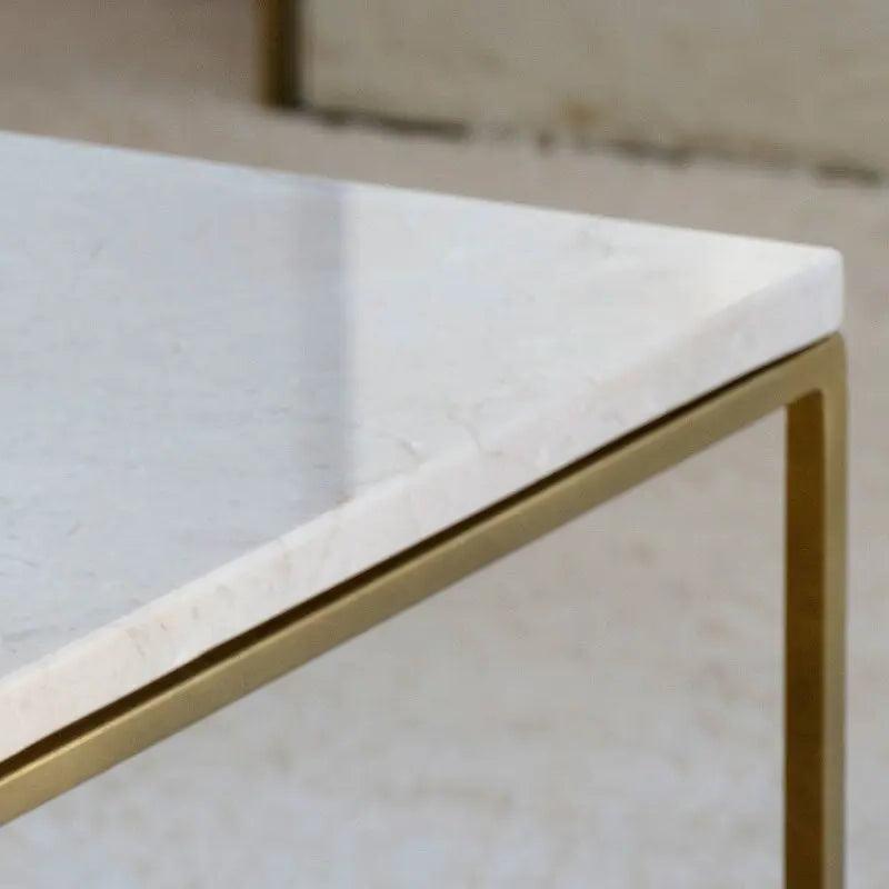 Table Basse Dorée en Marbre Exquis-Atelier Travertin