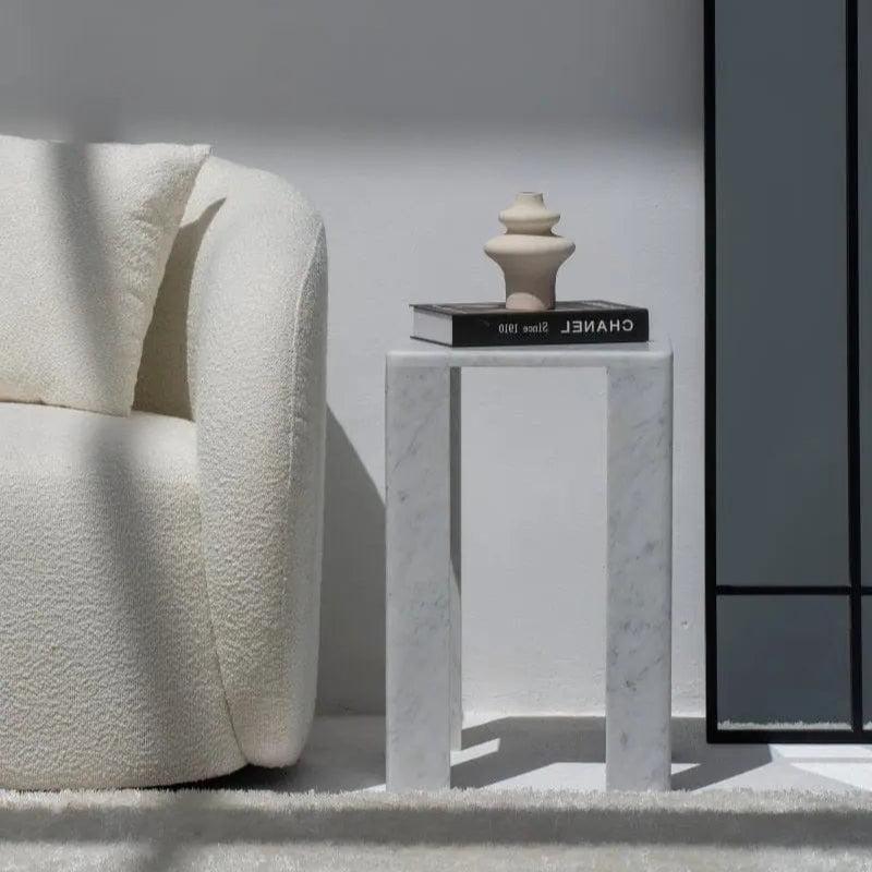 Table d'appoint en marbre chic et moderne-Atelier Travertin
