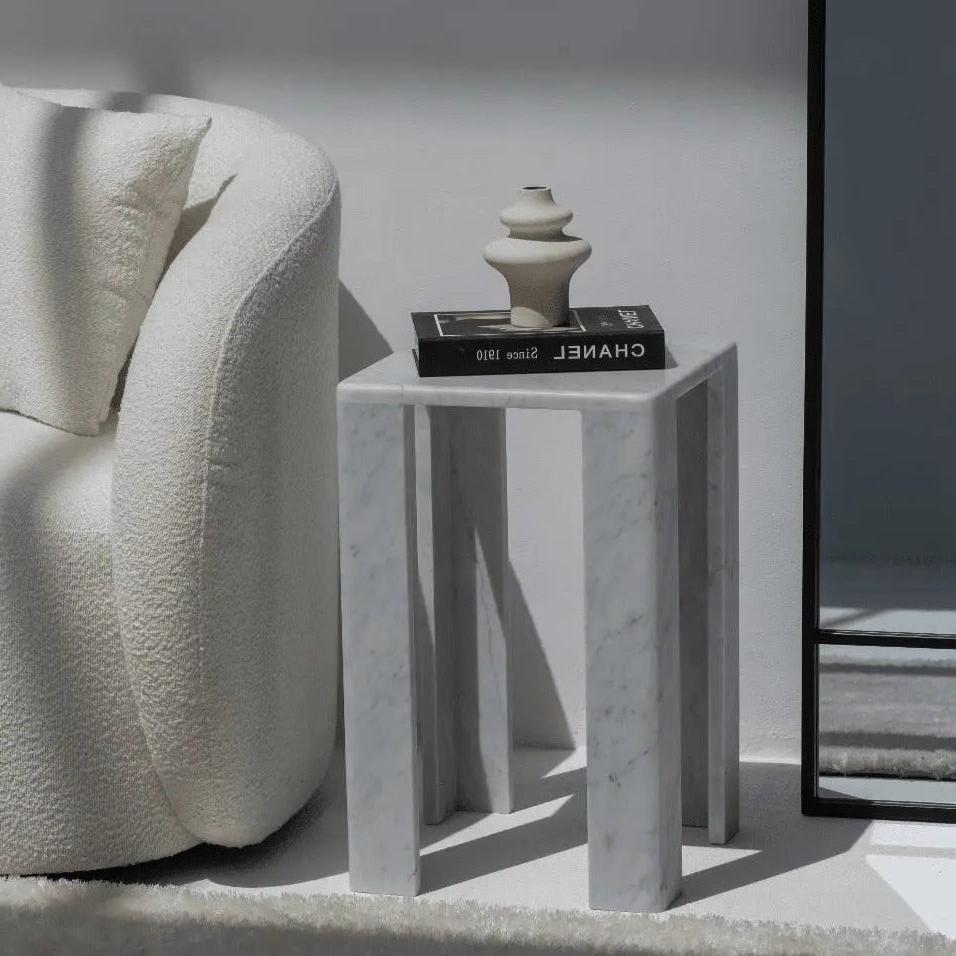 Table d'appoint en marbre chic et moderne-Atelier Travertin