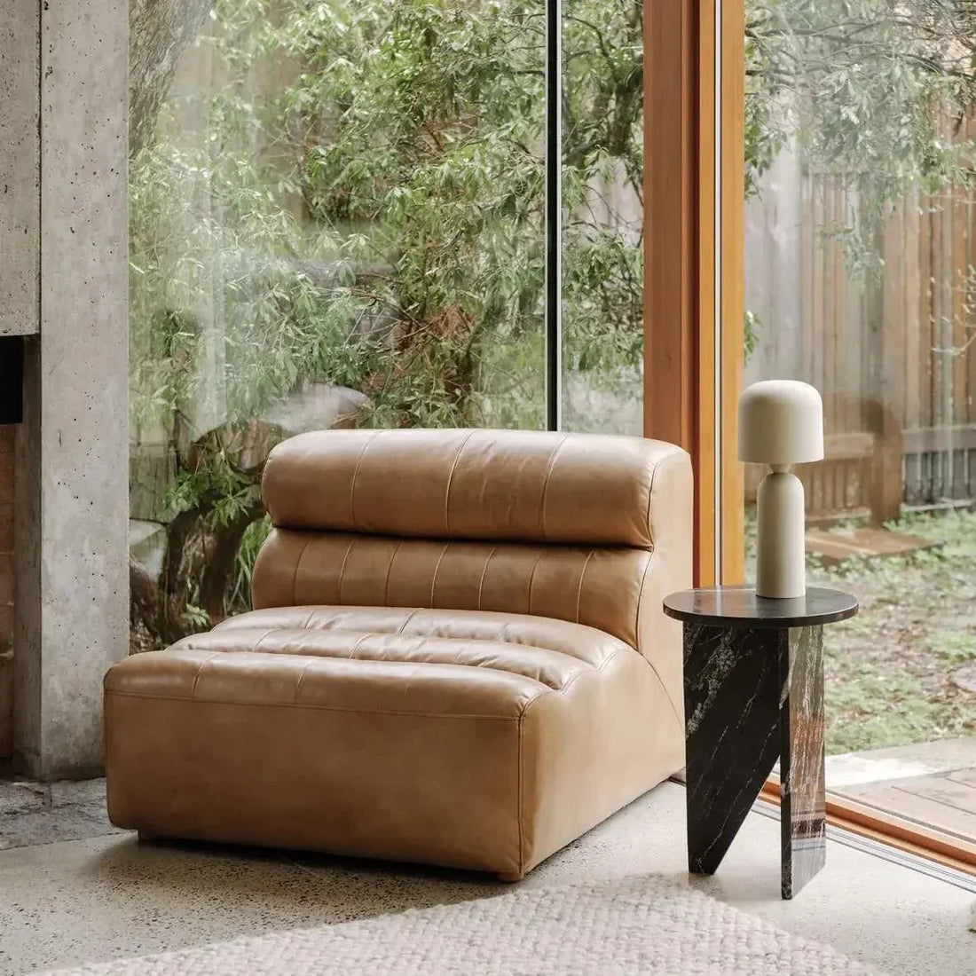 Table d’appoint en marbre : comment l’intégrer dans un intérieur contemporain ?