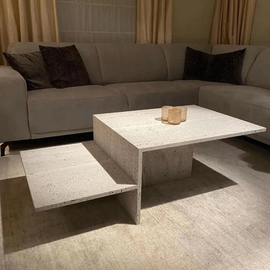 Table basse Dionysos en travertin – Authenticité brute et contemporaine