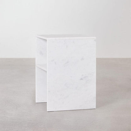 Élégance Carrée : Tables en Marbre Blanc-Atelier Travertin