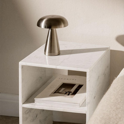 Élégance Carrée : Tables en Marbre Blanc-Atelier Travertin