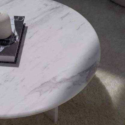 Élégance en Marbre : Table Basse Luxe-Atelier Travertin