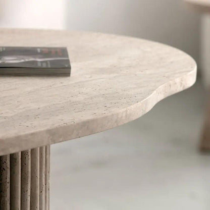 Élégance naturelle : Table Luxuria en Travertin-Atelier Travertin