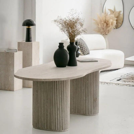Élégance naturelle : Table Luxuria en Travertin-Atelier Travertin