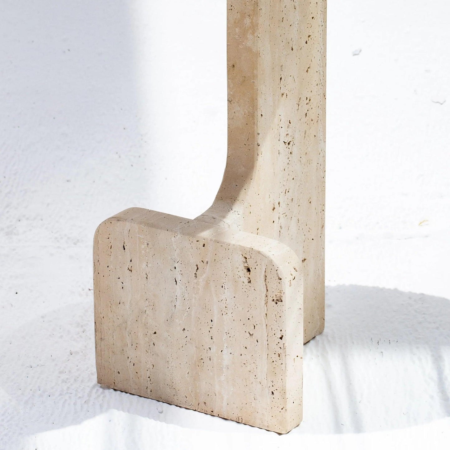 Élégance naturelle : Table travertin ronde-Atelier Travertin