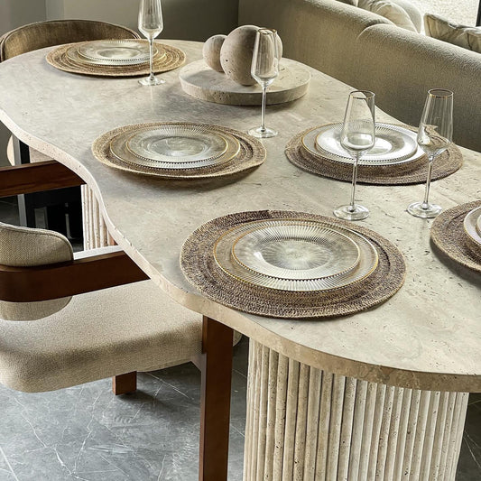 Élégante Table à Manger en Travertin-Atelier Travertin