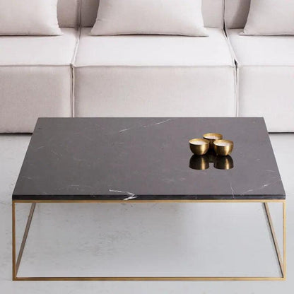 Table Basse Carrée en Marbre et Doré Épuré-Atelier Travertin