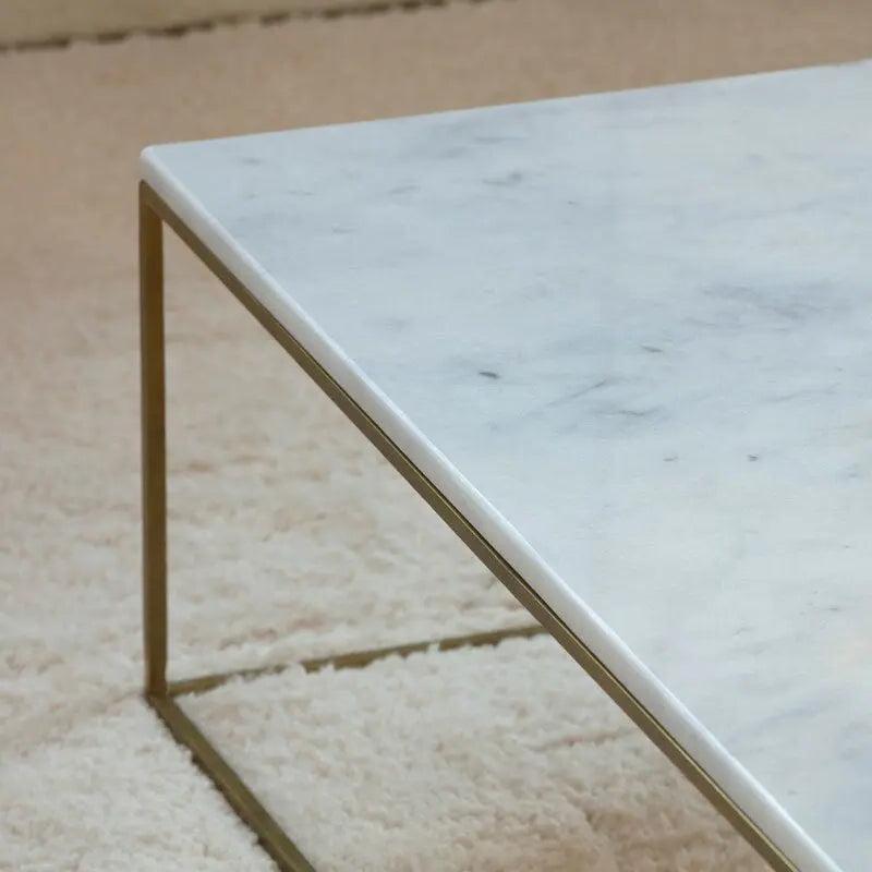 Table Basse Dorée en Marbre Exquis-Atelier Travertin