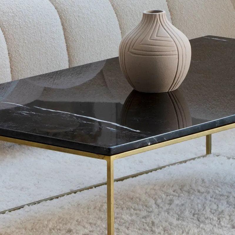 Table Basse Dorée en Marbre Exquis-Atelier Travertin