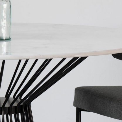 Table à manger en Marbre blanc Søndra – Élégance et convivialité