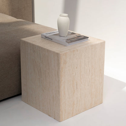 Cube d’appoint en travertin 50cm